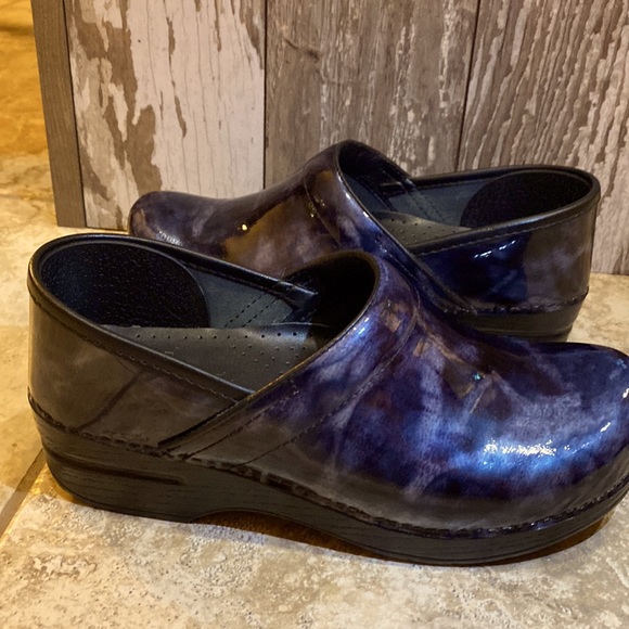 Dansko clogs (Nwot) - Picture 5 of 8